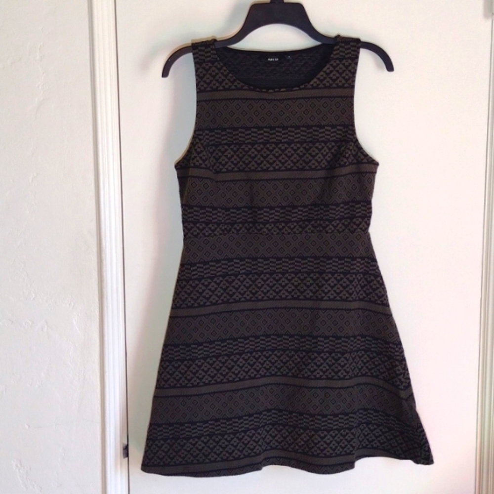 APT 9 Black and Olive Green Structured Sleeveless Dress